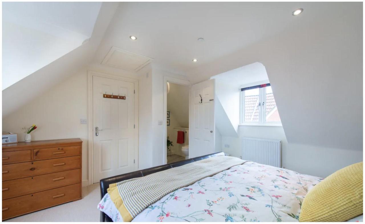 Wells City Centre, Quiet Mews House, Sleeps 6ヴィラ エクステリア 写真