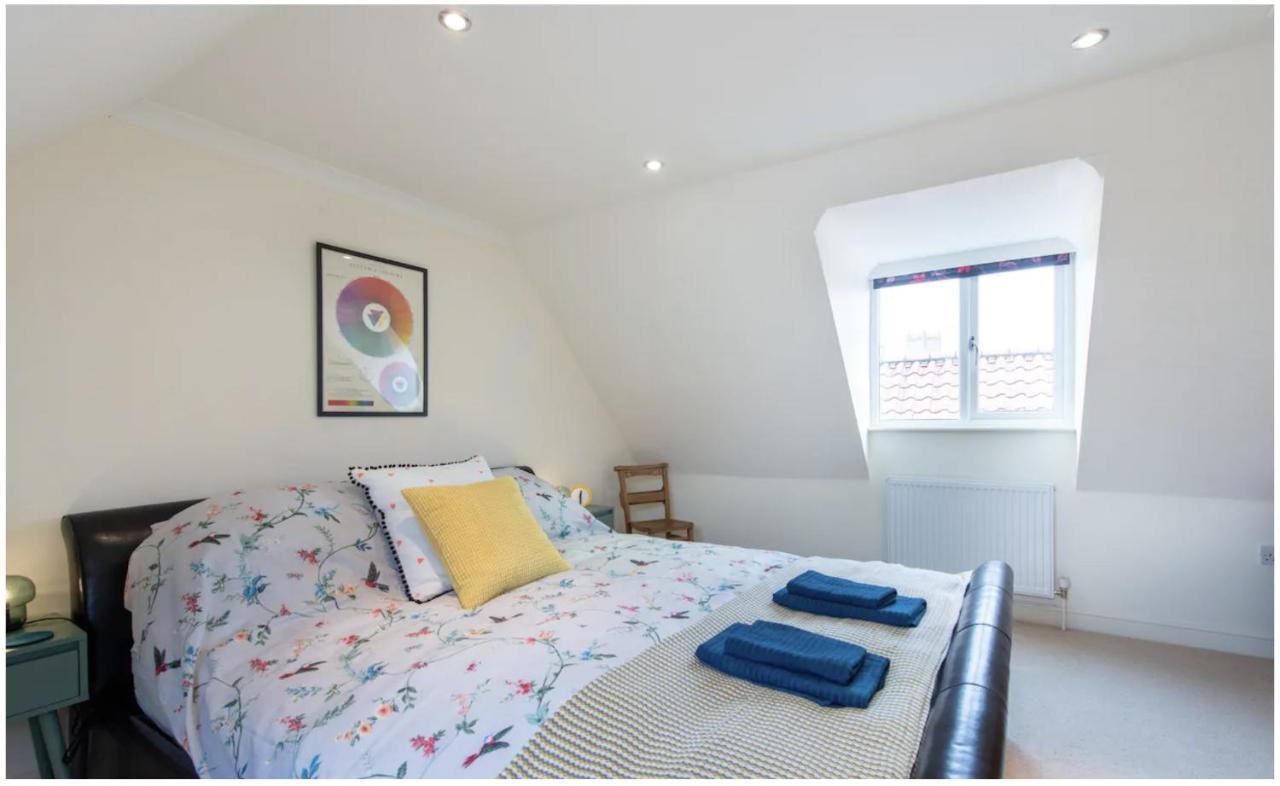 Wells City Centre, Quiet Mews House, Sleeps 6ヴィラ エクステリア 写真