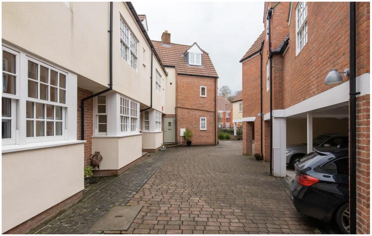 Wells City Centre, Quiet Mews House, Sleeps 6ヴィラ エクステリア 写真