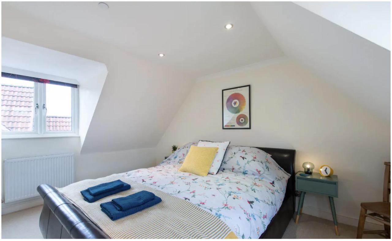 Wells City Centre, Quiet Mews House, Sleeps 6ヴィラ エクステリア 写真