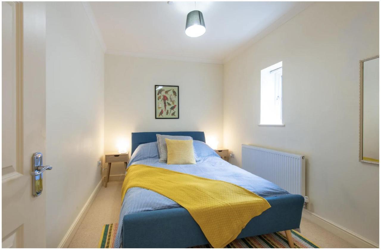 Wells City Centre, Quiet Mews House, Sleeps 6ヴィラ エクステリア 写真