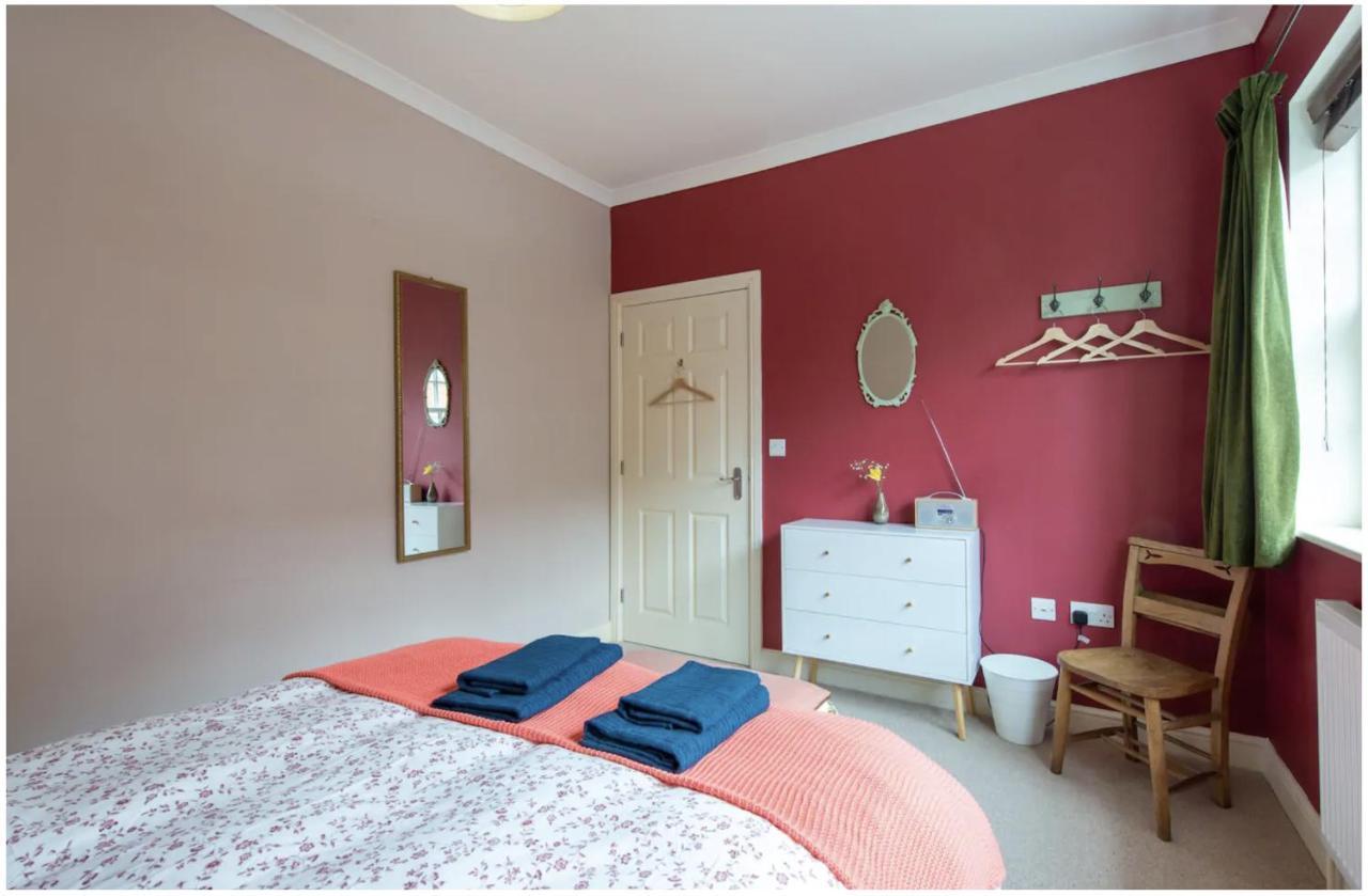 Wells City Centre, Quiet Mews House, Sleeps 6ヴィラ エクステリア 写真